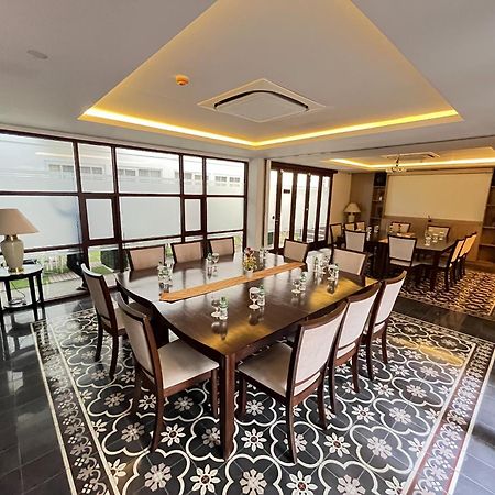 Bening Boutique Hotel Managed By Salak Hospitality Bekasi Exterior photo